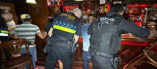 Incautan armas blancas y pequeñas dosis de droga en inspecciones en el ocio nocturno de Rioja Baja 11 riojaBaja
